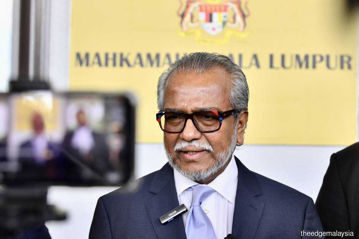 Shafee asks how could foreign media obtain details of Najib's royal